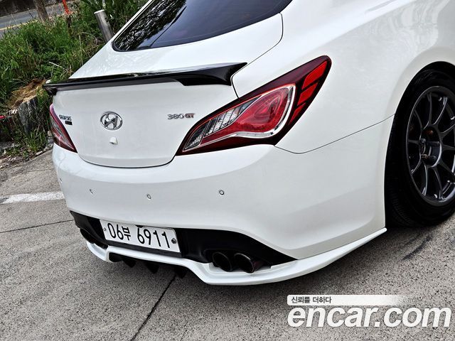 Hyundai Genesis 2009 — photo 18