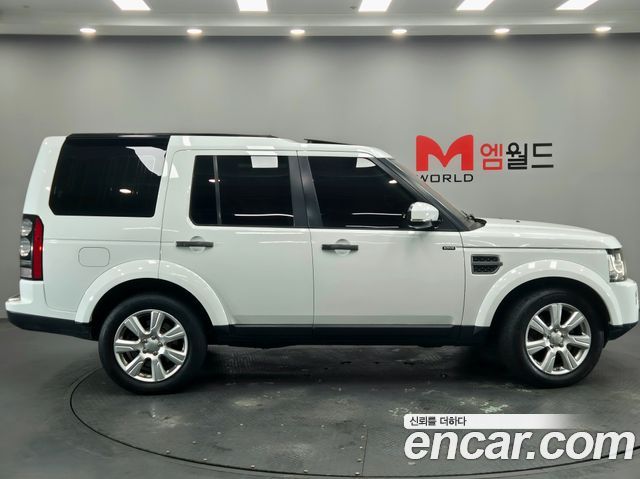 Land Rover Discovery 2015 — photo 2