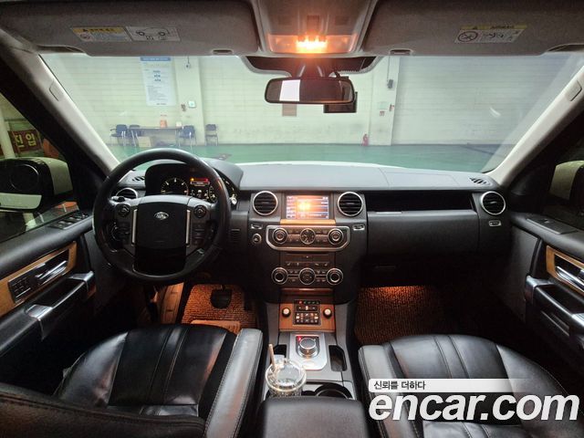 Land Rover Discovery 2015 — photo 6