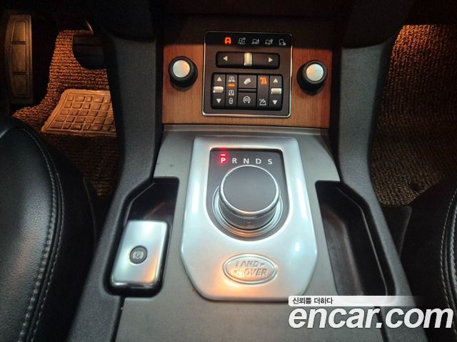 Land Rover Discovery 2015 — photo 7