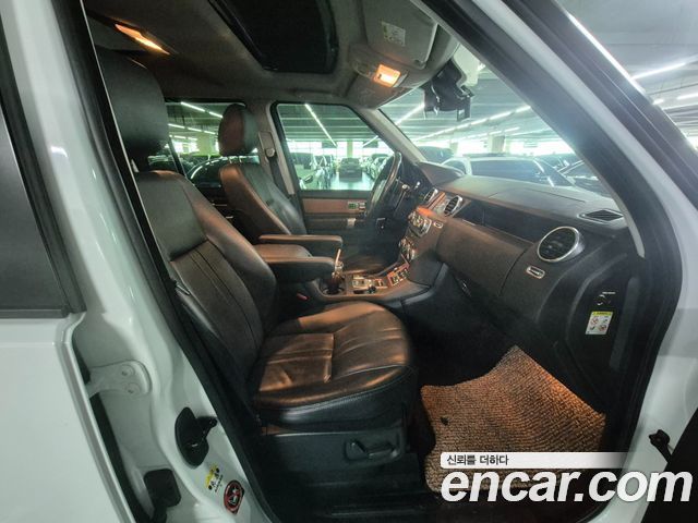 Land Rover Discovery 2015 — photo 8