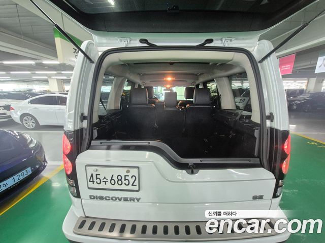 Land Rover Discovery 2015 — photo 15