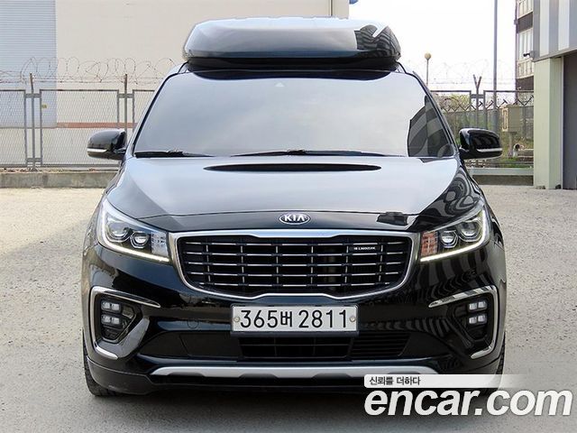 Kia Canival 2020 — photo 1