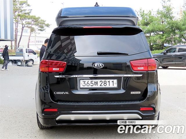 Kia Canival 2020 — photo 4