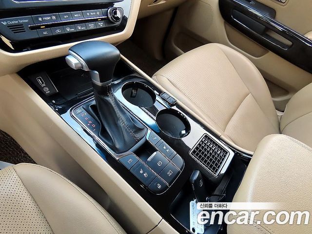 Kia Canival 2020 — photo 11