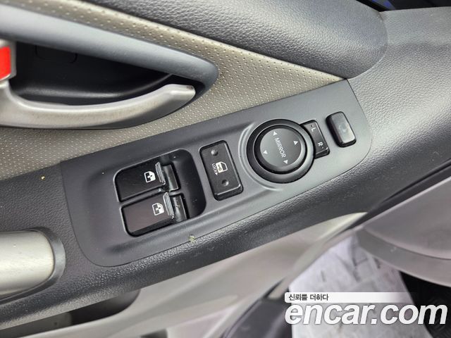 Hyundai Starex 2014 — photo 9