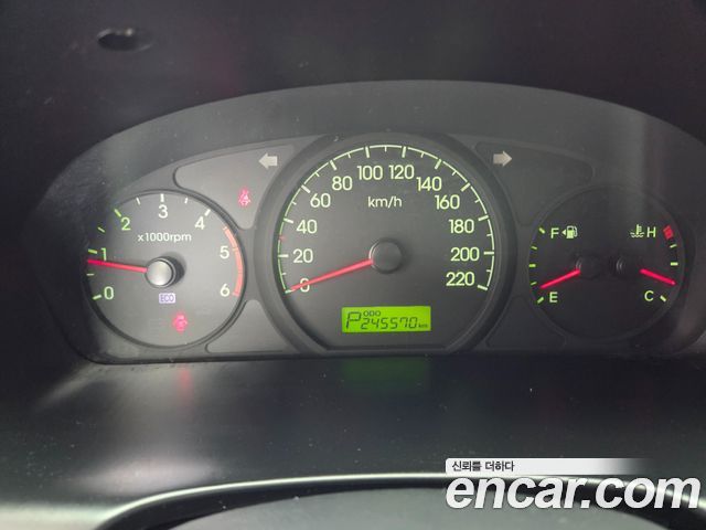 Hyundai Starex 2014 — photo 13