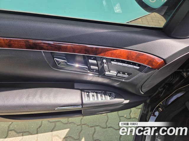 Mercedes-Benz S-Class 2006 — photo 11