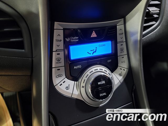 Hyundai AVANTE 2012 — photo 15