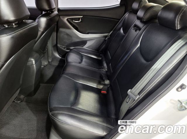 Hyundai AVANTE 2012 — photo 19