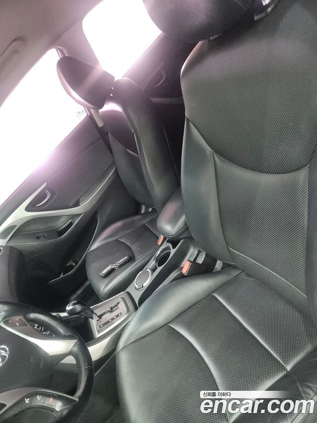 Hyundai AVANTE 2014 — photo 8