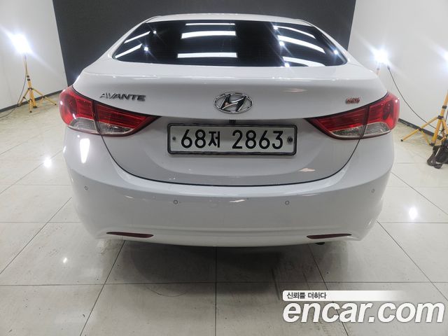 Hyundai AVANTE 2014 — photo 19