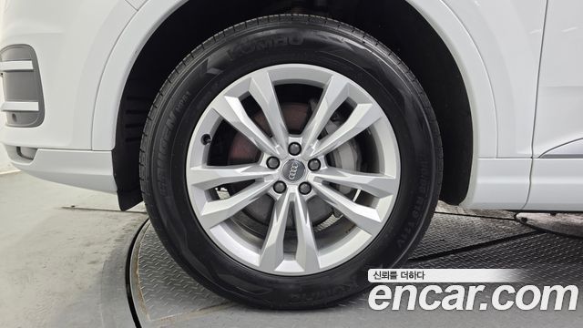 Audi Q7 2019 — photo 5