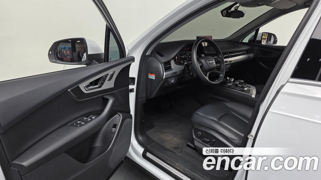Audi Q7 2019 — photo 10