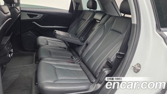 Audi Q7 2019 — photo 12