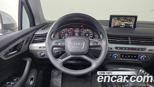 Audi Q7 2019 — photo 13