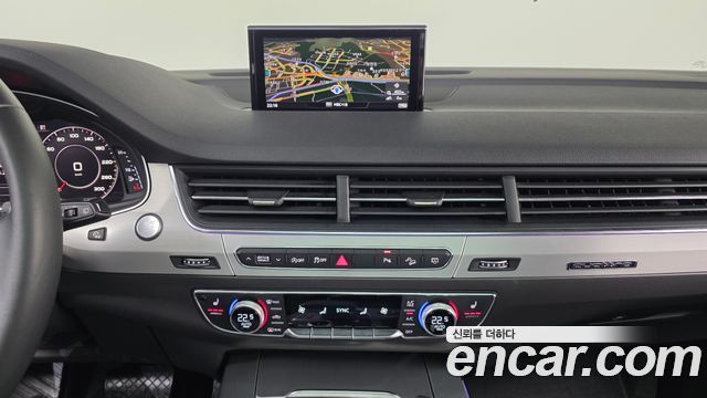 Audi Q7 2019 — photo 14