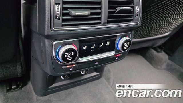 Audi Q7 2019 — photo 18
