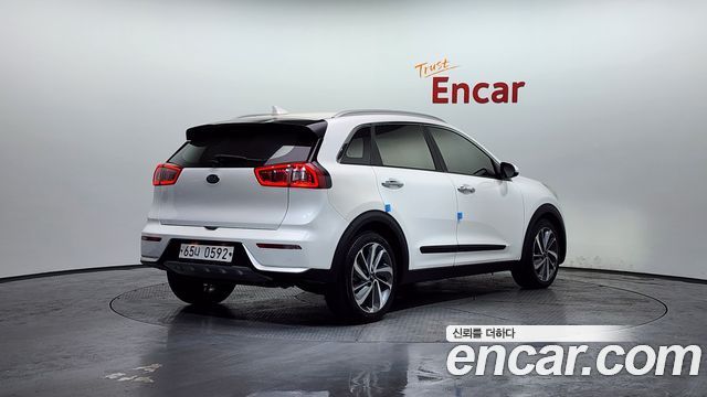 Kia Niro 2017 — photo 2