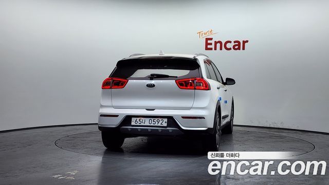 Kia Niro 2017 — photo 4