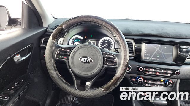 Kia Niro 2017 — photo 12