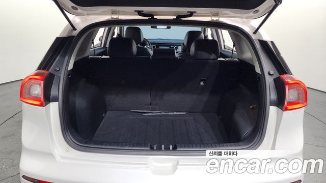 Kia Niro 2017 — photo 20