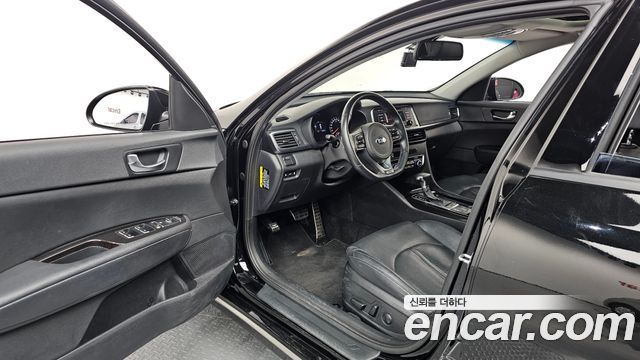 Kia K5 2016 — photo 13