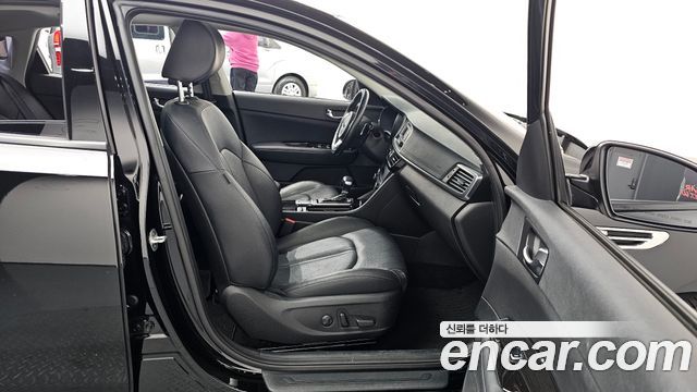 Kia K5 2016 — photo 17