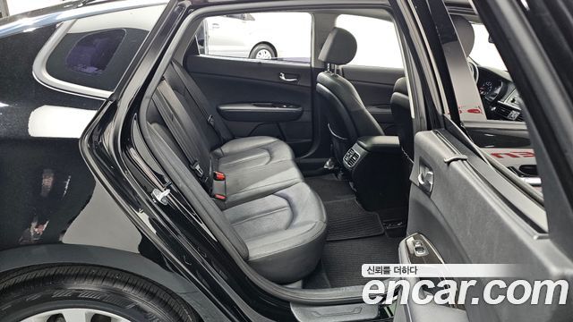 Kia K5 2016 — photo 16