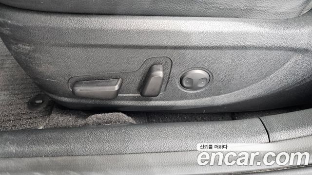 Kia K5 2016 — photo 31