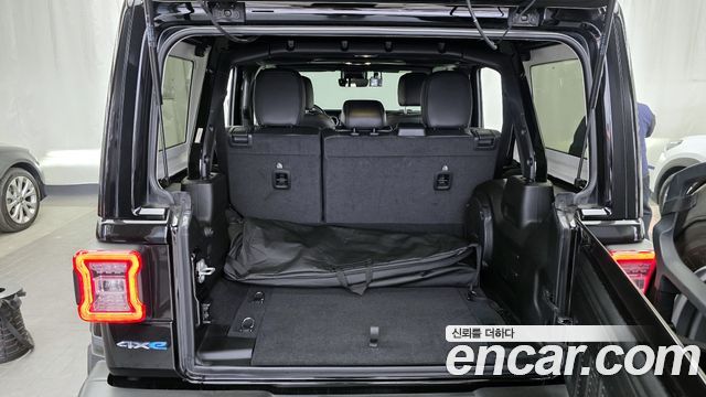 Jeep Wrangler 2021 — photo 20