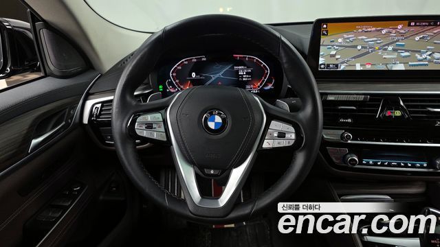 BMW Gran Turismo 2023 — photo 12