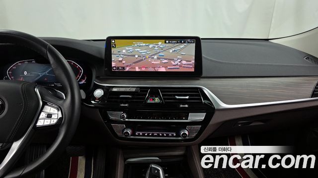 BMW Gran Turismo 2023 — photo 13