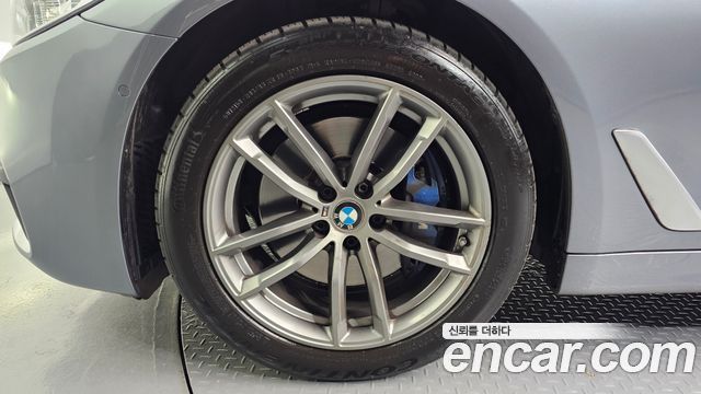 BMW 5-Series 2018 — photo 5