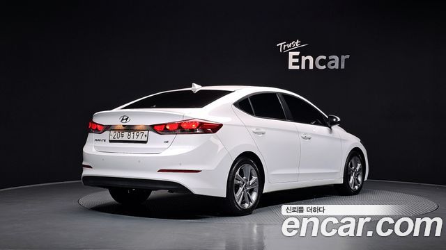 Hyundai AVANTE 2018 — photo 2