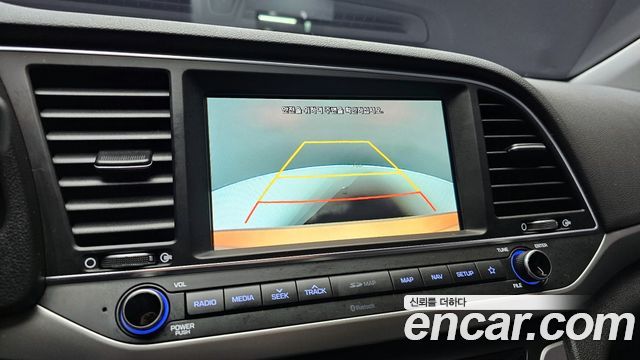 Hyundai AVANTE 2018 — photo 20