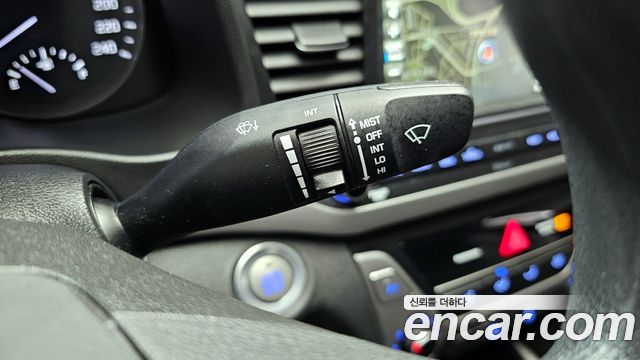 Hyundai AVANTE 2018 — photo 24