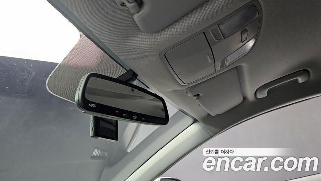 Hyundai AVANTE 2018 — photo 25