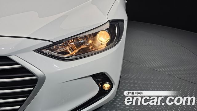 Hyundai AVANTE 2018 — photo 7
