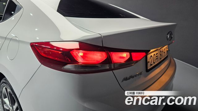 Hyundai AVANTE 2018 — photo 8