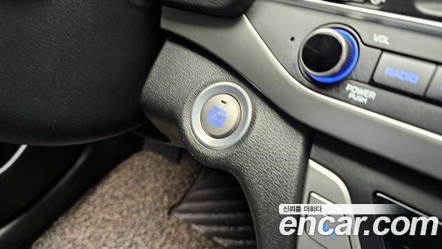 Hyundai AVANTE 2018 — photo 26