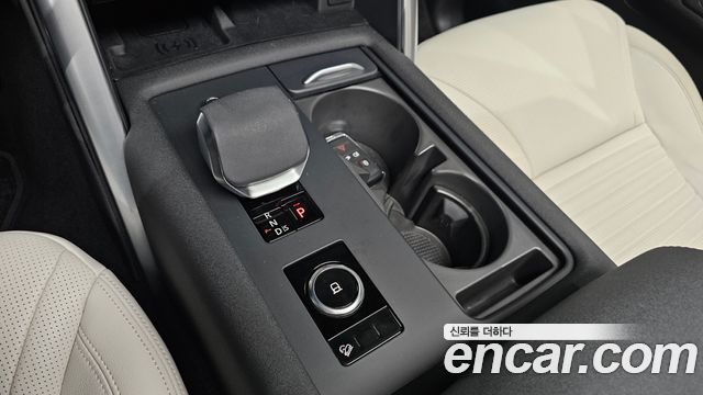 Land Rover Discovery 2025 — photo 9