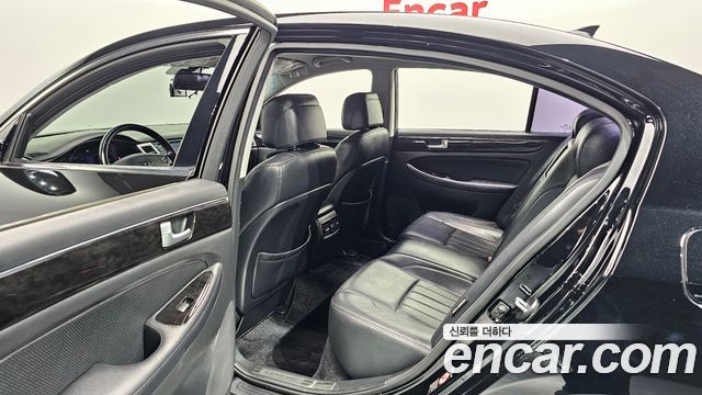 Hyundai Genesis 2013 — photo 11