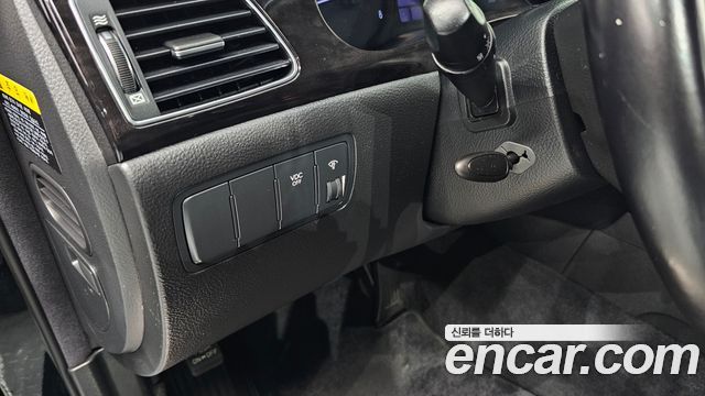 Hyundai Genesis 2013 — photo 17