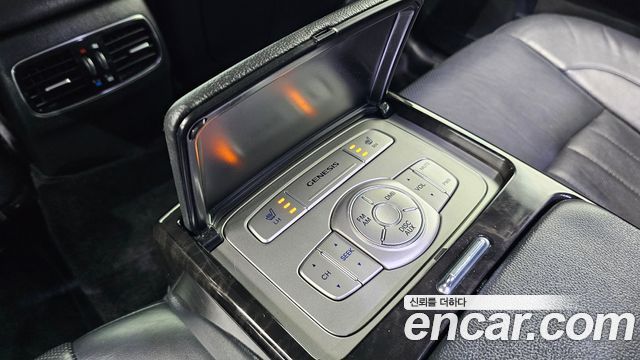 Hyundai Genesis 2013 — photo 19