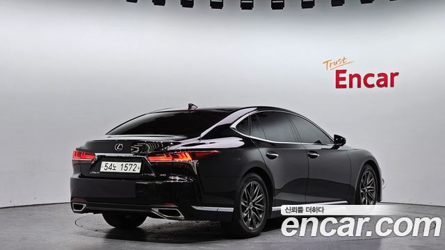 Lexus LS 2018 — photo 2