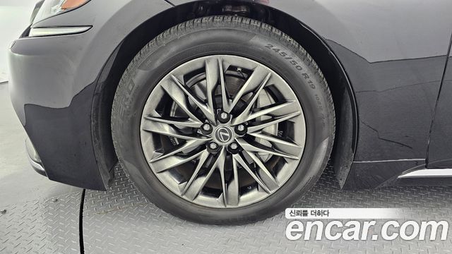 Lexus LS 2018 — photo 5