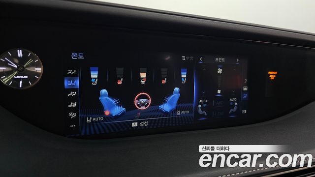 Lexus LS 2018 — photo 15