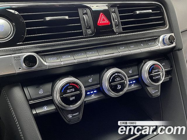 Genesis G70 2019 — photo 15
