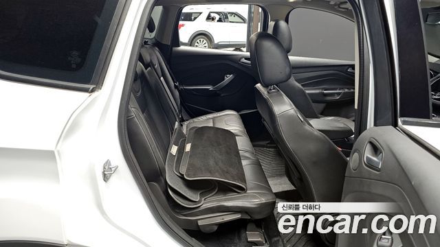 Ford Kuga 2016 — photo 11